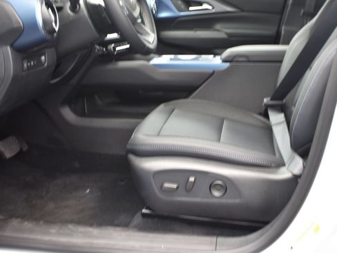New 2025 Chevrolet Equinox EV LT FWD image 12