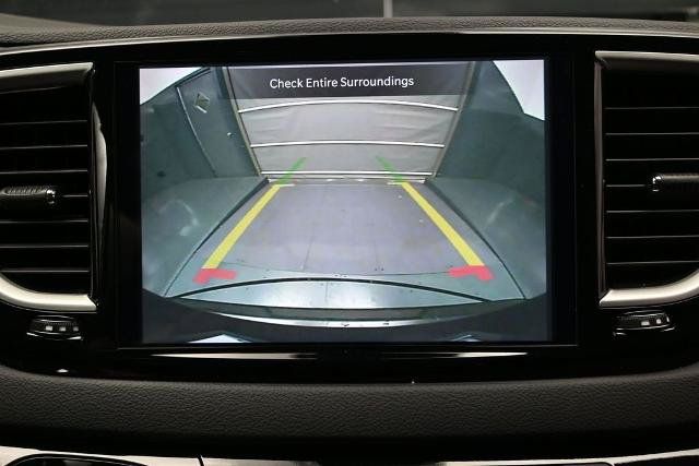 Used 2024 Chrysler Pacifica Touring-L FWD image 35