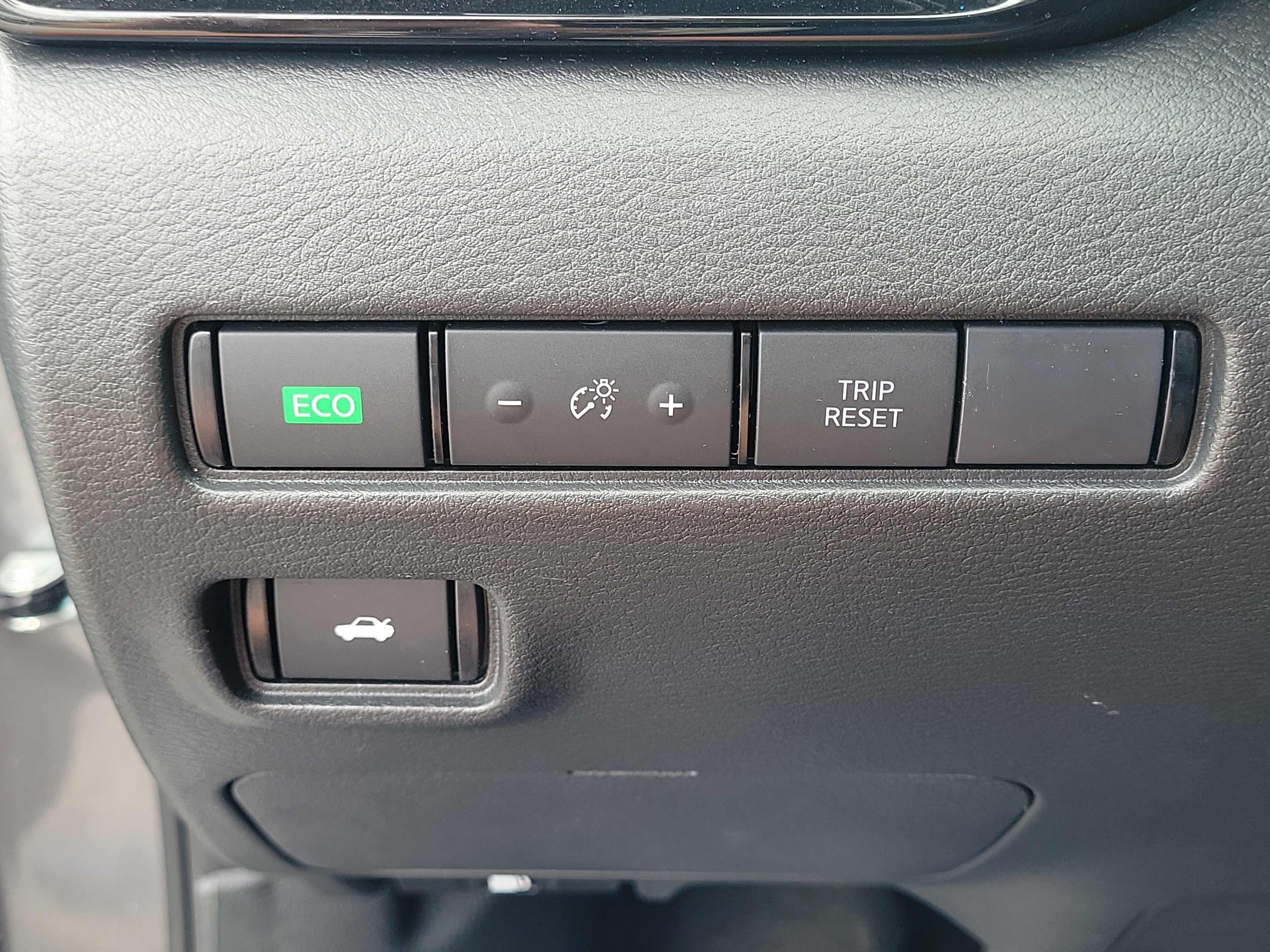 Certified 2025 Nissan Sentra SV FWD image 22