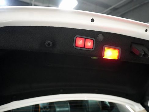 Used 2020 Mercedes-Benz C 300 4MATIC Sedan image 7