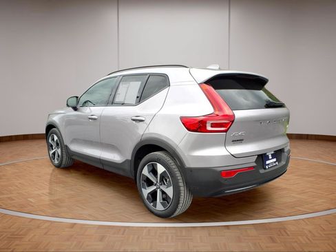 Certified 2026 Volvo XC40 B5 Plus AWD/4WD image 5