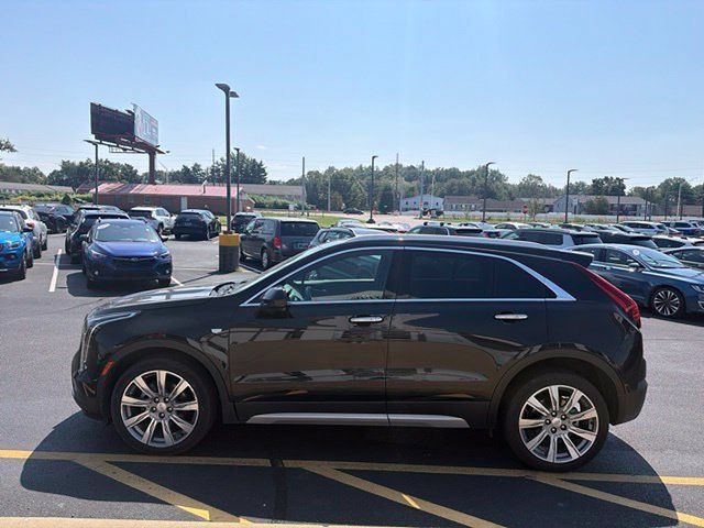 Used 2020 Cadillac XT4 Premium Luxury FWD image 3