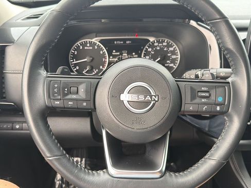 Used 2023 Nissan Pathfinder SV AWD/4WD image 16