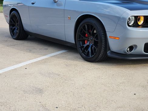 Used 2021 Dodge Challenger R/T Scat Pack w/ Plus Package RWD image 11