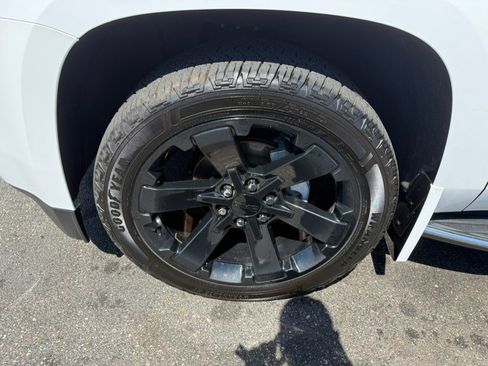 Used 2017 GMC Yukon Denali w/ Open Road Package AWD/4WD image 4