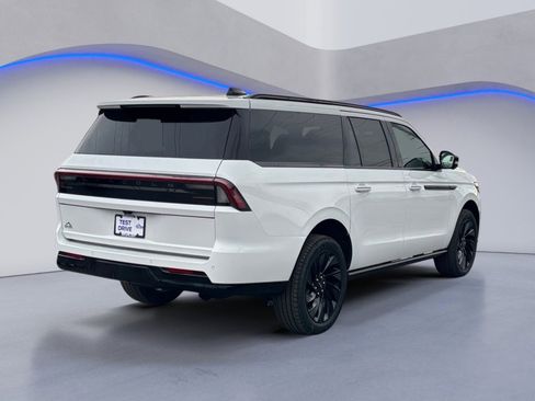 New 2026 Lincoln Navigator L Reserve w/ Jet Appearance Package AWD/4WD image 10