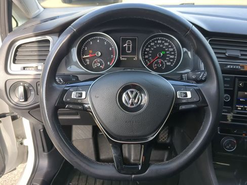 Used 2021 Volkswagen Golf 4-Door image 23