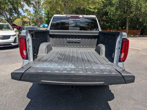 Used 2022 GMC Sierra 1500 SLT w/ SLT Premium Plus Package AWD/4WD image 13