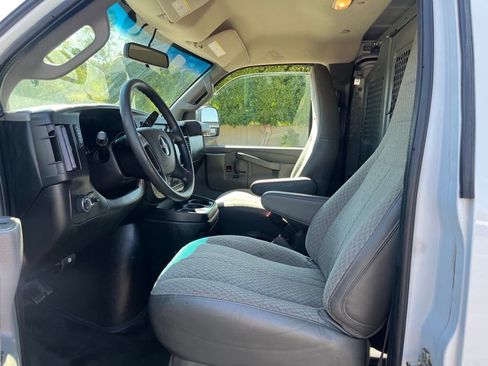 Used 2021 GMC Savana 3500 Extended image 19