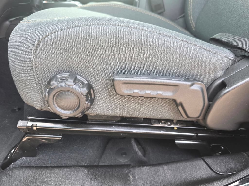 Used 2025 Jeep Gladiator Sport AWD/4WD image 24