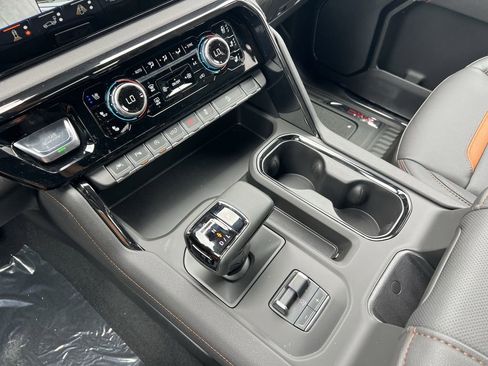 New 2025 GMC Sierra 1500 AT4 w/ Technology Package image 7