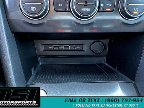 Used 2020 Volkswagen Tiguan SE image 33