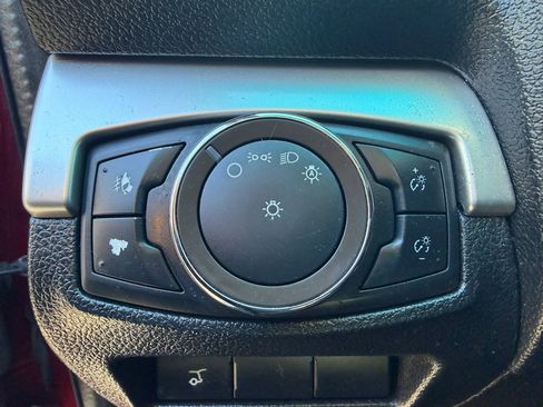 Used 2016 Ford Explorer XLT w/ Equipment Group 202A FWD image 28