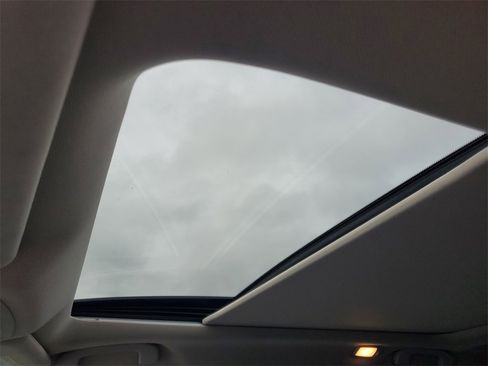 Used 2019 Nissan Rogue SL w/ Premium Package image 27