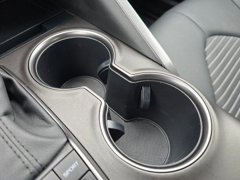 Used 2023 Toyota Camry SE image 31