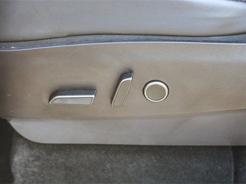 Used 2022 Tesla Model Y Long Range image 22