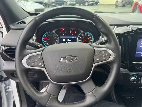 Used 2023 Chevrolet Traverse RS image 17
