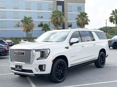 Used 2022 GMC Yukon XL Denali AWD/4WD image 20