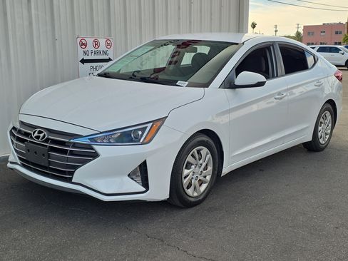 Used 2019 Hyundai Elantra SE w/ Cargo Package image 3