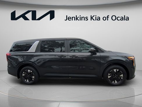 New 2026 Kia Carnival LXS FWD image 2