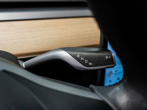 Used 2023 Tesla Model 3 Standard Range image 18