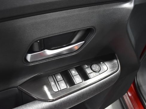 Certified 2025 Nissan Kicks SV w/ SV Premium Package image 15