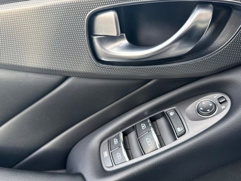 Used 2016 INFINITI Q50 Premium image 12