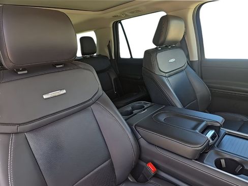 Used 2025 Ford Expedition Max Platinum AWD/4WD image 22