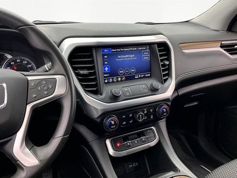 Used 2023 GMC Acadia SLE w/ Driver Convenience Package image 6