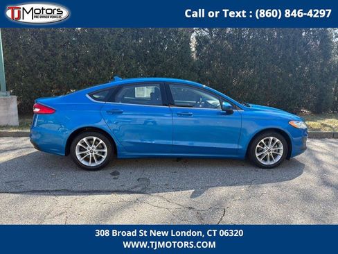 Used 2020 Ford Fusion SE image 5