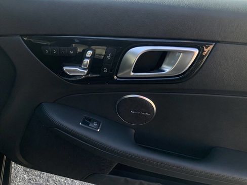 Used 2020 Mercedes-Benz SLC 300 image 24