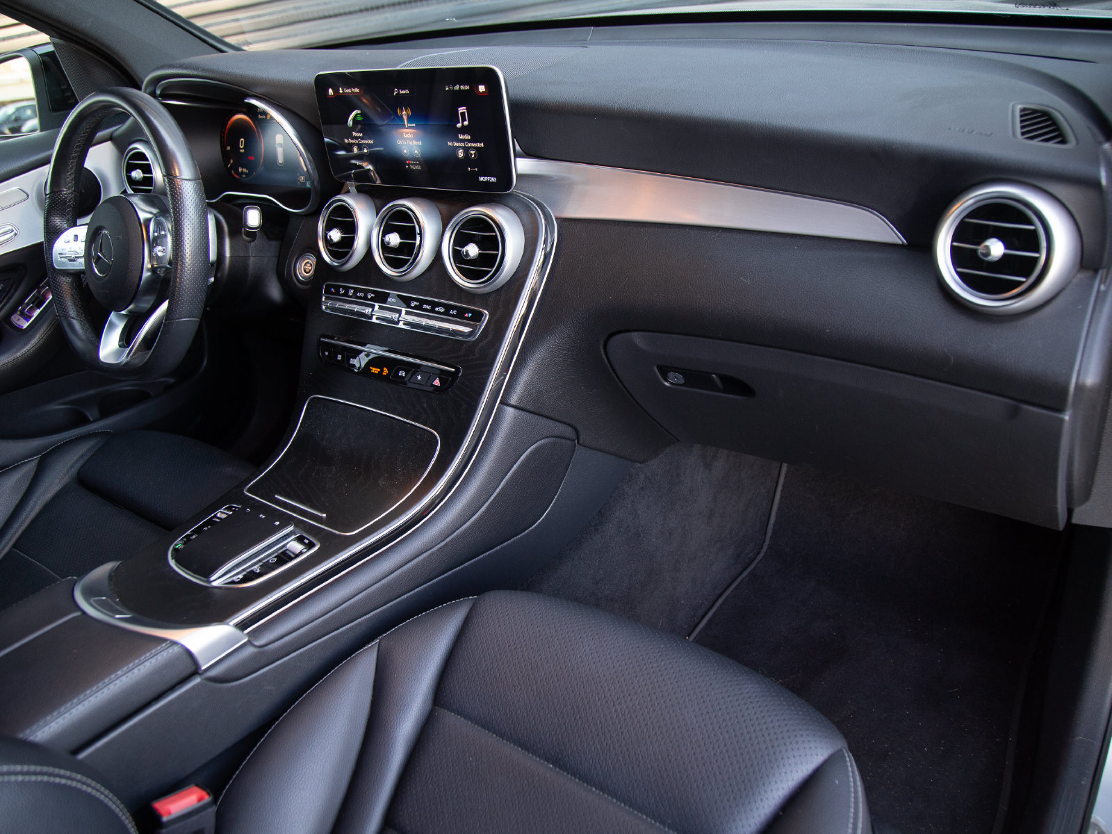 Used 2022 Mercedes-Benz GLC 300 image 24