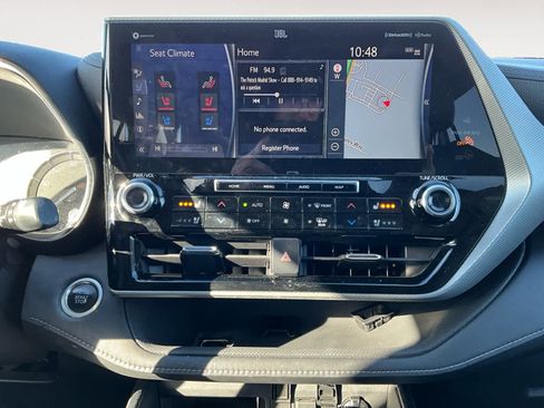Used 2020 Toyota Highlander Platinum image 13