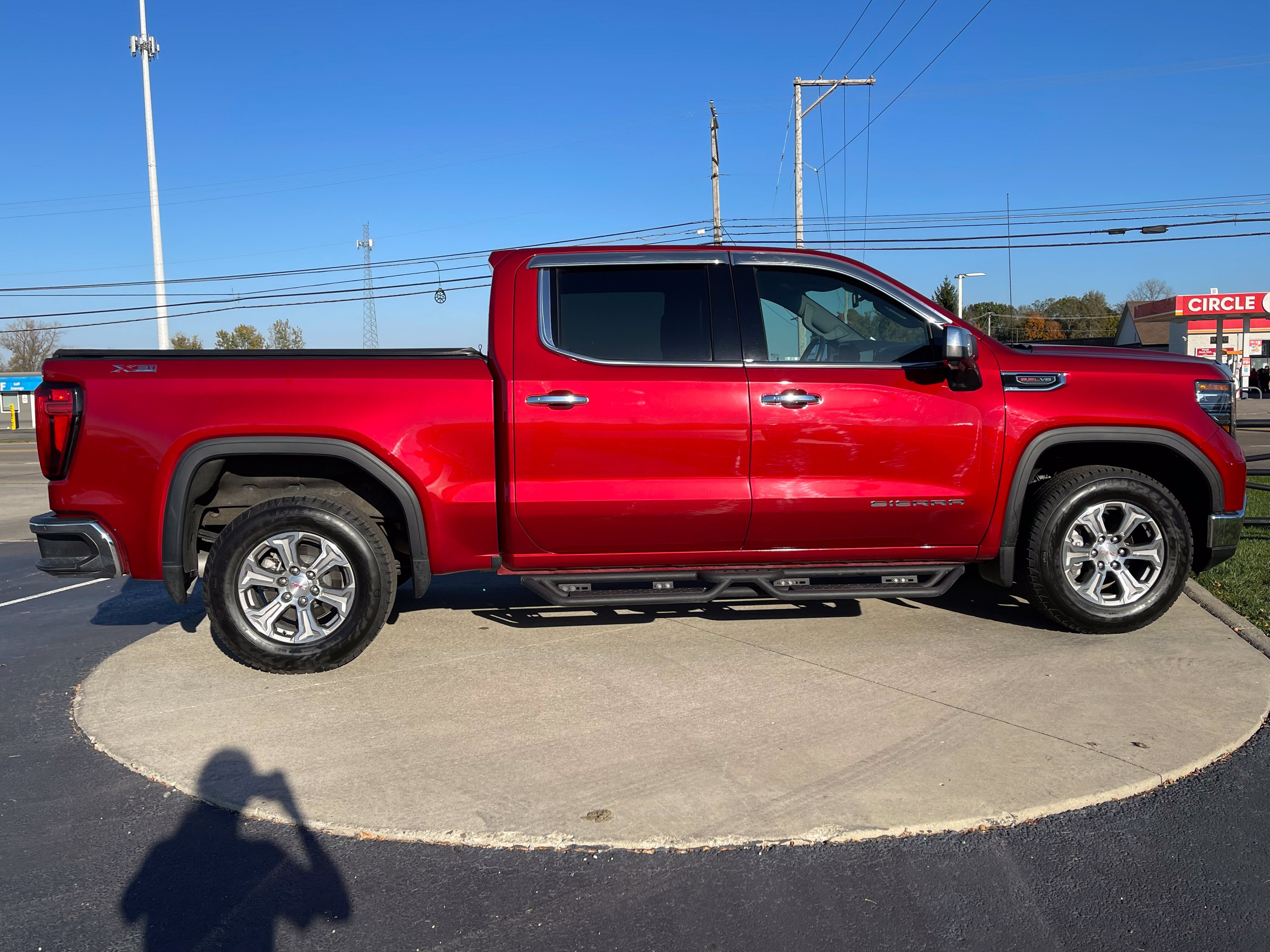 Used 2023 GMC Sierra 1500 SLT w/ SLT Convenience Package AWD/4WD image 7