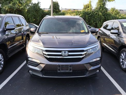 Used 2018 Honda Pilot Elite image 2