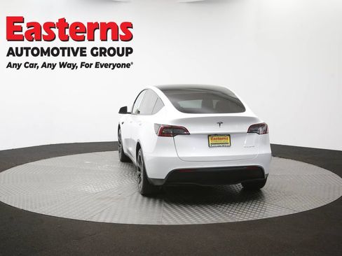 Used 2022 Tesla Model Y Long Range AWD/4WD image 31