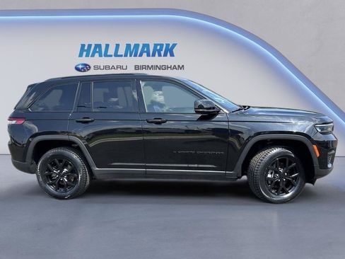Used 2024 Jeep Grand Cherokee Altitude RWD image 2