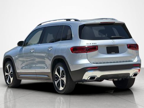 Used 2026 Mercedes-Benz GLB 250 image 3