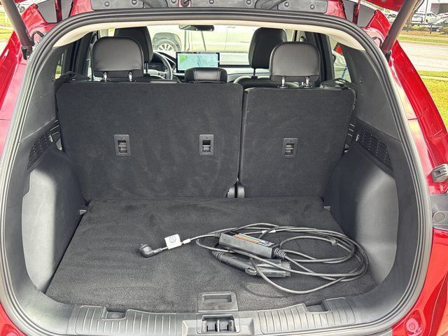 Used 2025 Ford Escape SE w/ Class II Trailer Tow Package FWD image 8