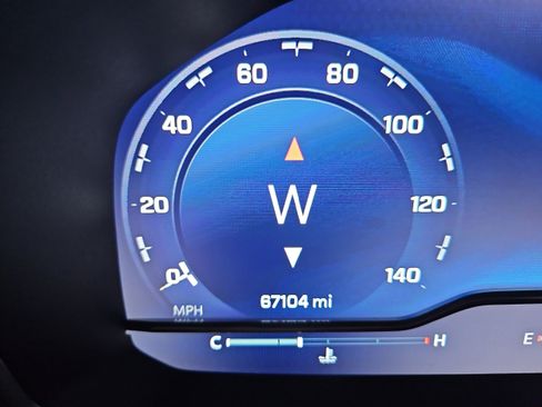 Used 2022 Chevrolet Suburban Premier image 24