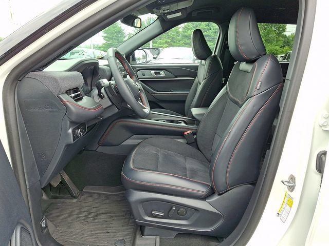 Certified 2025 Ford Explorer ST AWD/4WD image 15
