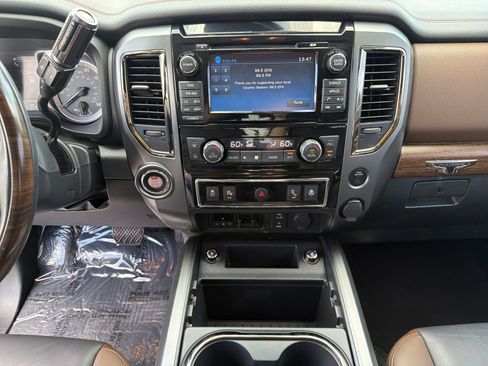 Used 2017 Nissan Titan Platinum Reserve image 18