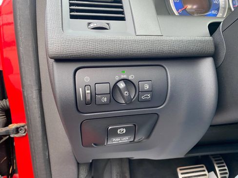 Used 2012 Volvo XC60 T6 R-Design Platinum image 18