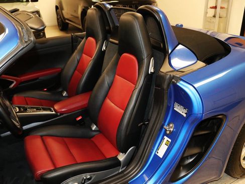 Used 2018 Porsche 718 Boxster RWD image 23