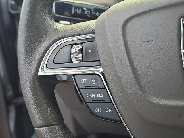 Certified 2023 Lincoln Nautilus AWD w/ Premium Package image 12