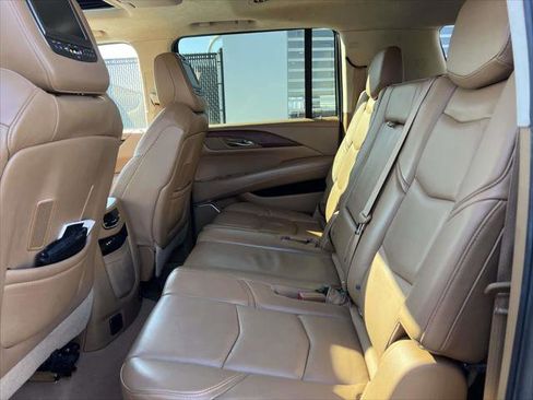 Used 2015 Cadillac Escalade ESV Platinum image 12