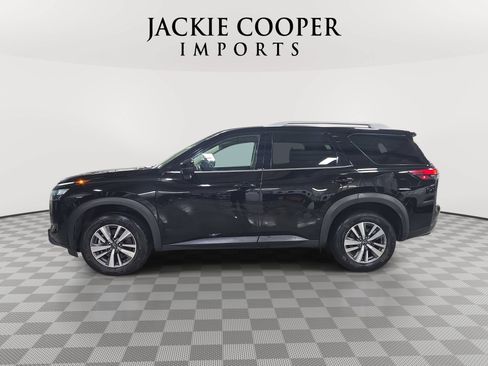 Used 2025 Nissan Pathfinder SL FWD image 8