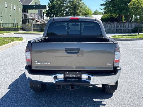 Used 2011 Toyota Tacoma 4x4 Double Cab w/ TRD Off-Road Pkg w/JBL Audio image 7