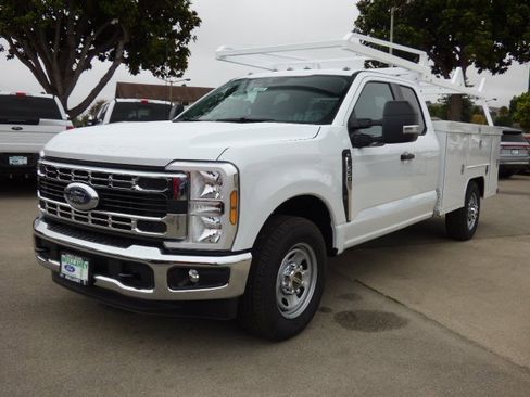 New 2026 Ford F350 XL w/ XL Chrome Package image 30