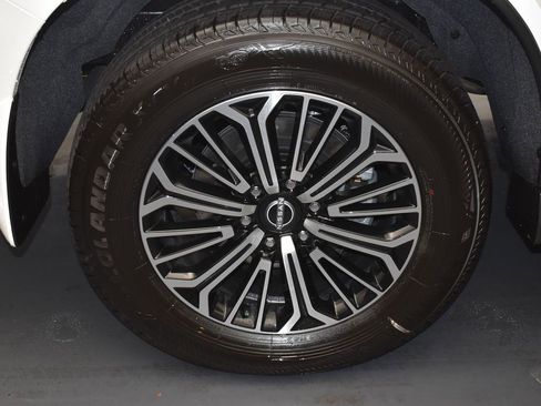 New 2026 Nissan Armada Platinum image 5